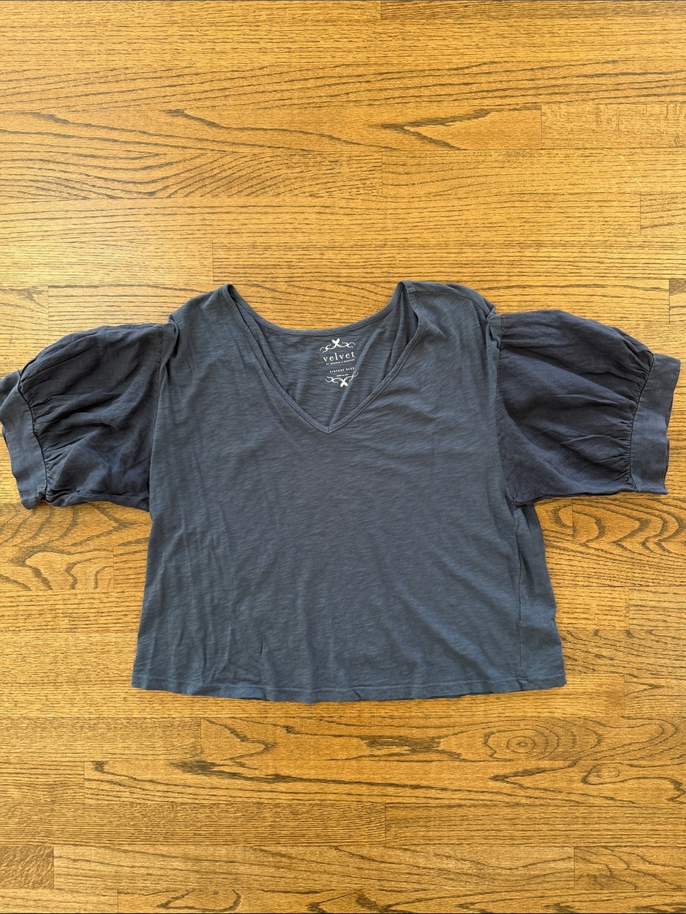 Velvet by Graham & Spencer Navy V-Neck Puff-Sleeve Crop Top